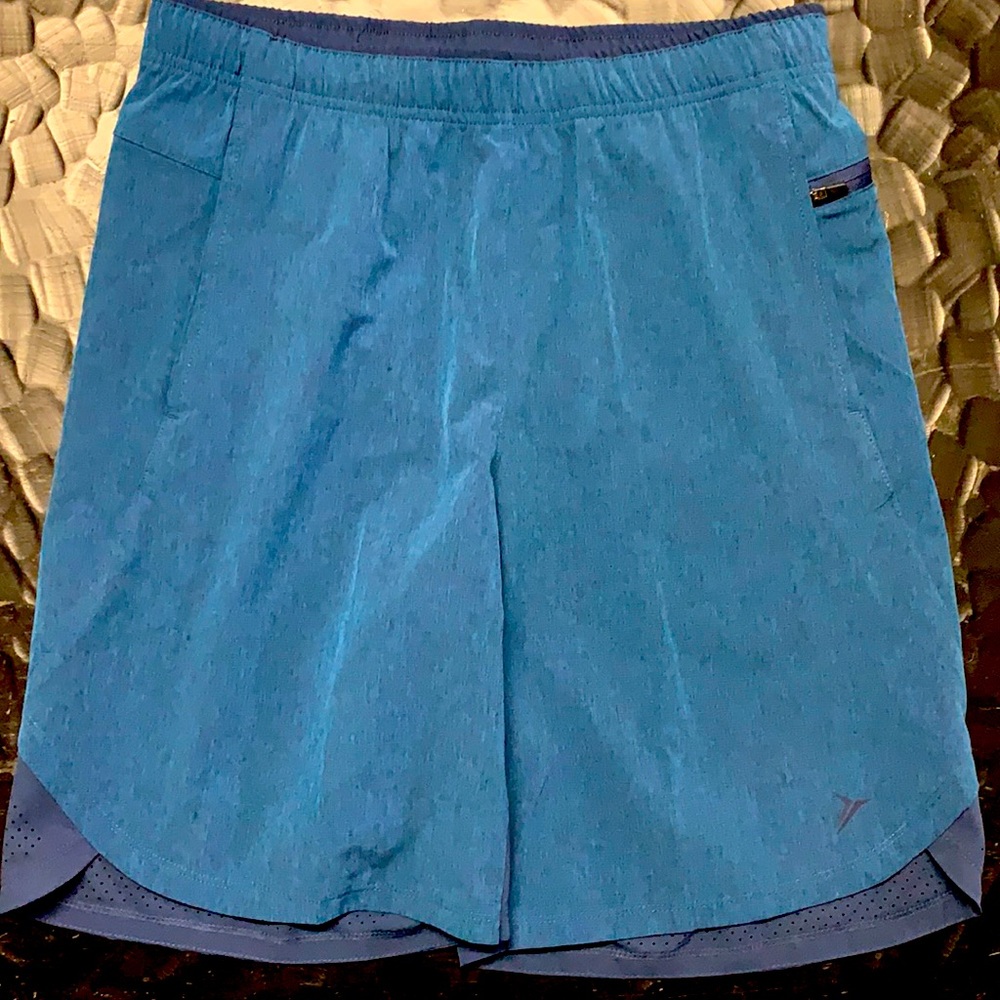 Old Navy Men’s Active Shorts. Small